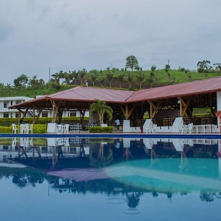 Vergara Hotel Takuara מראה חיצוני תמונה